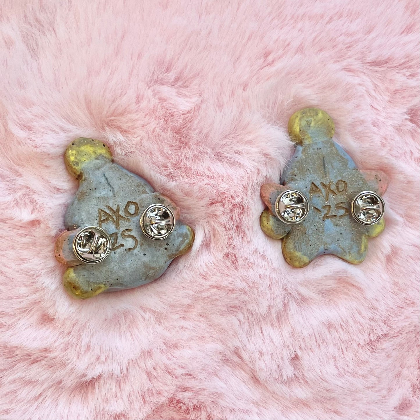 sonic chao handmade ceramic stoneware pins!